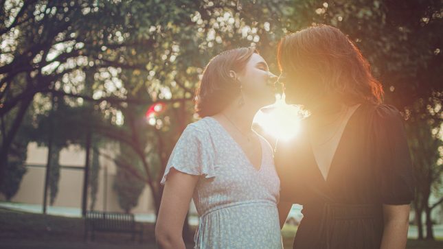 lesbian couple unsplash
